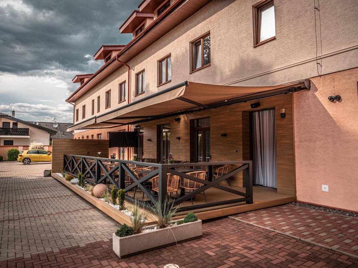 Hotel Novy Kastiel - Self Check-In Topoľčany Екстериор снимка
